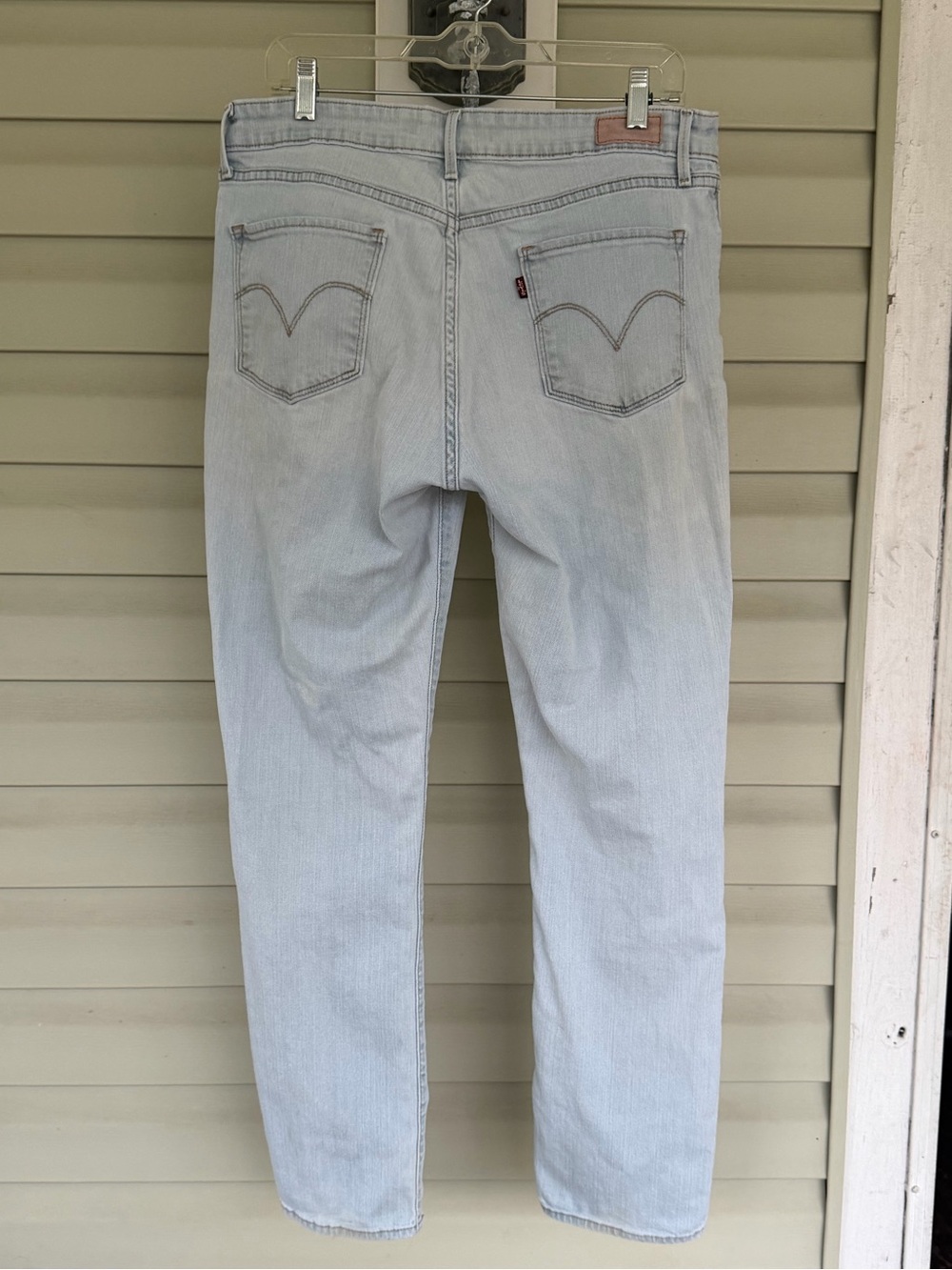 Levis Womens Sz 14 Light Indigo Skinny Fit Mid Rise Denim Jeans 34x30.5-measured